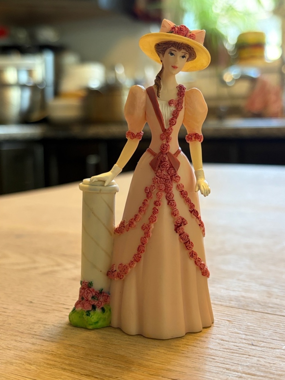 AVON | 2015 Miss Albee Porcelain Presidents Club Miniature Figurines Collectible